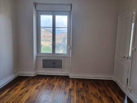 etain : studio bis lumineux renove