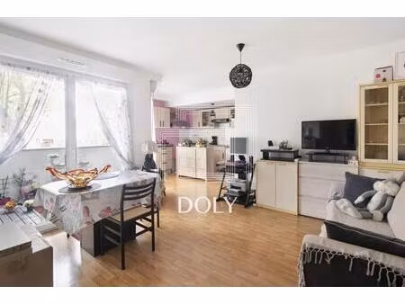 2 pièces 48m2 dernier étage avec balcon - vincennes