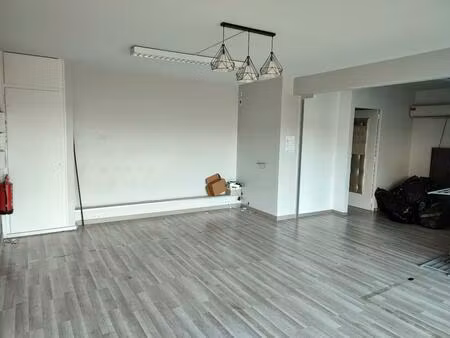 local commercial avec vitrine