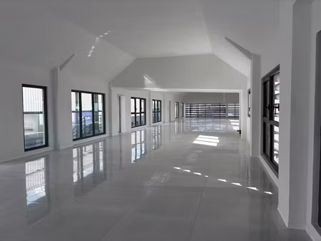 local commercial jarry - 286 m2 - immeuble oiseau du paradis