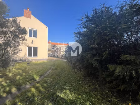 maison 44320