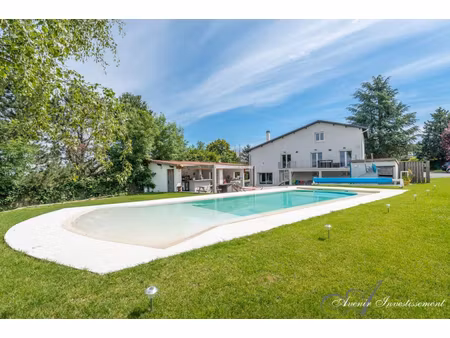 dommartin - maison t6 - 296 m2 - terrain 2580 m2