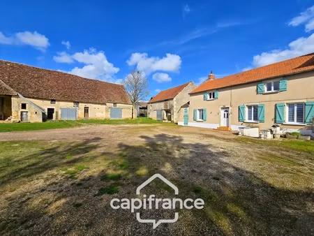 ancien corps de ferme 148 m² avec grange et dépendances – terrain 2 900 m² – perroy (58)