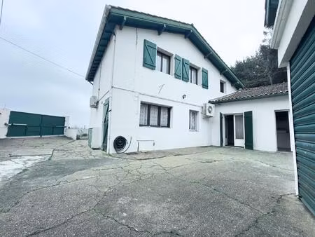 238 m² de bâti – centre et plage à pied