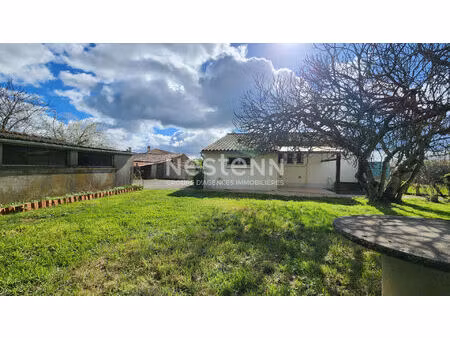 maison 3 chambres  dépendances  four à pain  accès canal et jardin