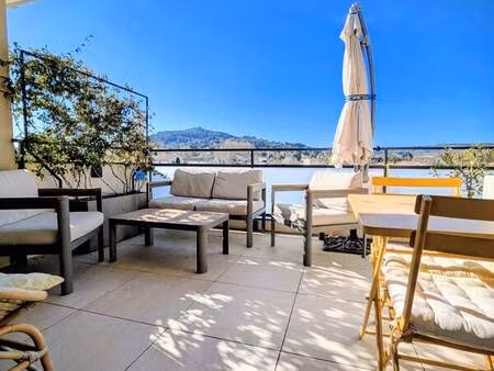 superbe appartement avec terrasse  double garage et vue dégagée