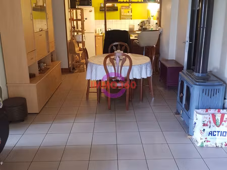 t2 de 55 m2 - loyer 436 eur