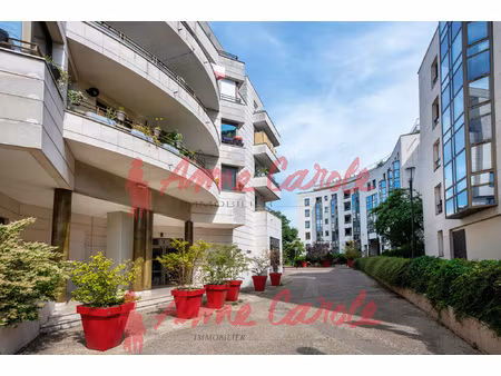 appartement 2 pieces 48 m2 avec balcon cave et parking 2 voi