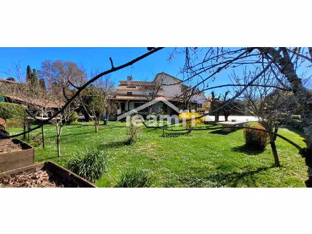 maison familiale avec superbe jardin arboré de 1 462 m²  véra