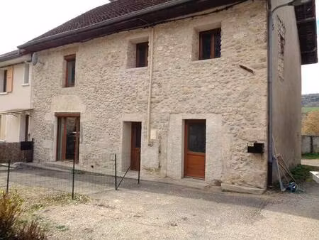 belle bâtisse à mi parcours de grenoble et chambéry.