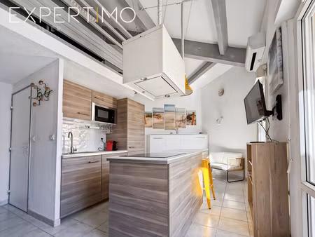 petite vue mer / t2 ( chambre en mezzanine )