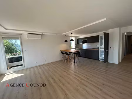 location appartement 4 pièces 81 m² à nice (06200)