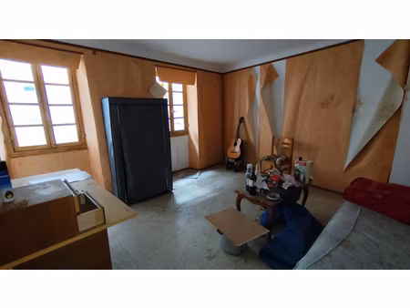 petit duplex à rénover rue de turin