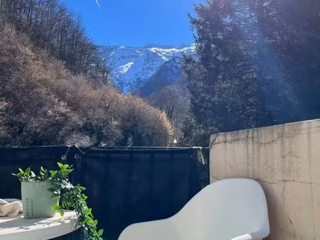 bel appartement avec 2 chambres et balcon