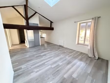 location appartement 4 pièces 70m² pont de vaux 01190