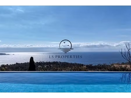 villa contemporaine recente avec vue magnifique sur la mer et la presqu'ile de giens