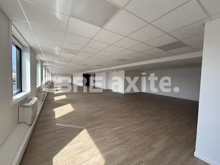 location local professionnel 208m² annecy 74000