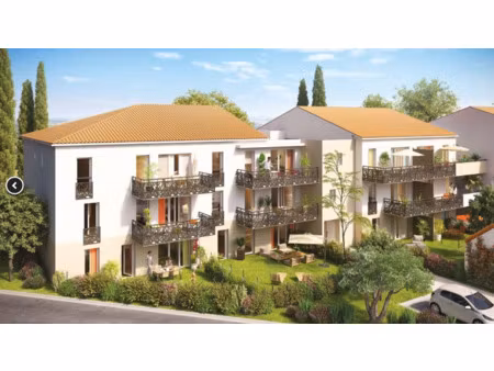appartement t3 de 60 m2 avec grand balcon de 12 m2 et 2 plac