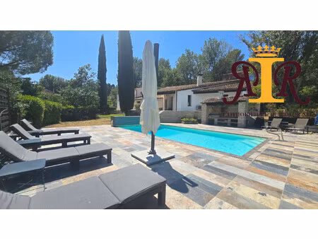 maison contemporaine avec vue sur la st victoire