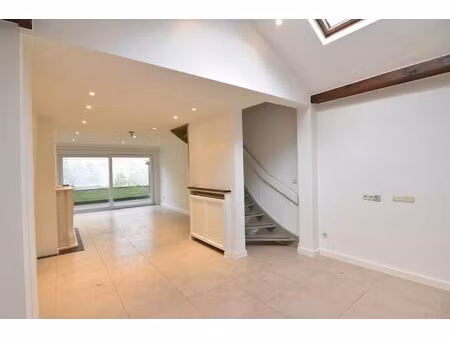 gelijkvloersappartement met ruime tuin