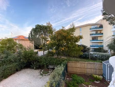 location appartement 2 pièces 43 m² à hyères (83400)