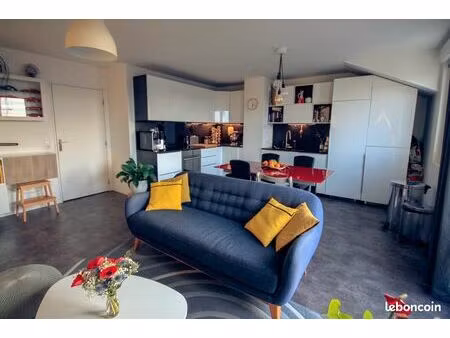 bel appartement à la vue imprenable et très bien placé