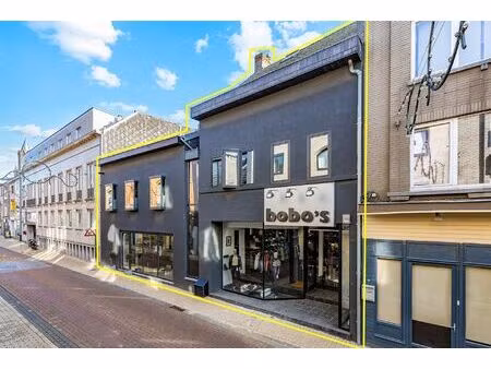 prachtig winkelpand met duplex op groot perceel