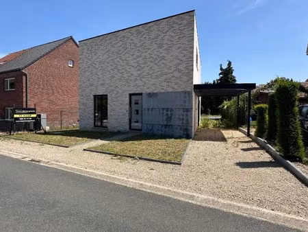 nieuwbouwwoning met 4 slaapkamers.