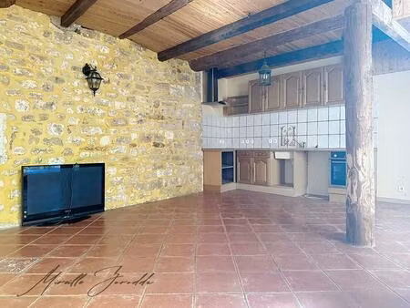 beaucaire a vendre maison de ville avec terrasse 4 pieces 74 m² et cave