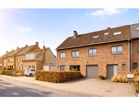 rustig gelegen instapklare b-label gezinswoning met 5 slaapkamers  garage en zonnige tuin