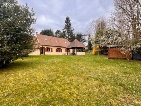 maison 8 pièces 172 m²