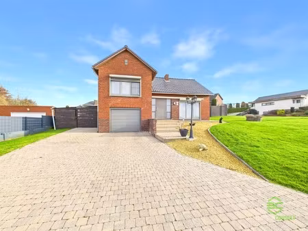 gezinswoning met 3 slpk op 10a68ca in het centrum!