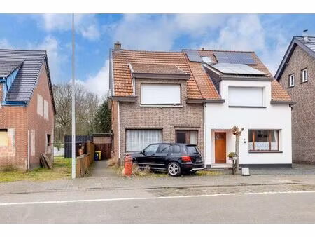 hob met 3/4 slpk  voor- en zijdeur  garage en tuin op 702m²