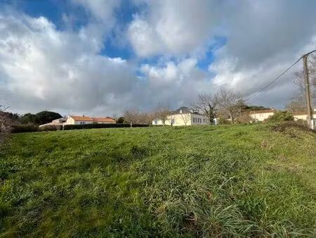 terrain 1 250 m² la roche sur yon