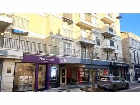 local commercial centre bourg neuf bagnols sur ceze