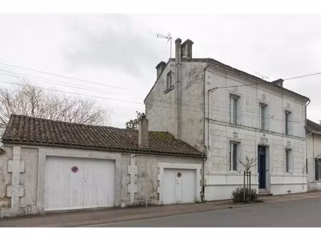 charmante maison de ville avec grand jardin privé