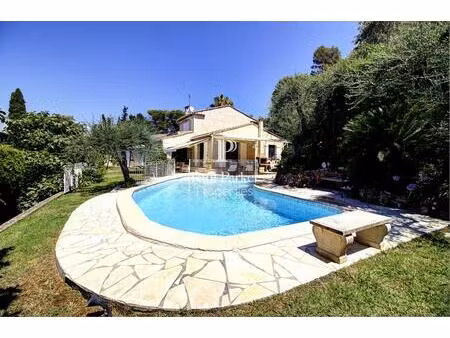 mougins centre - villa 6 pièces de plain-pied avec piscine