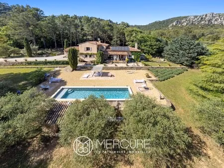 achat maison 8 pièces 237m² la roquebrussanne 83136