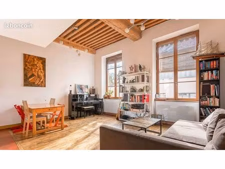 canut - 74 m² au sol + 20 m² de mezzanines