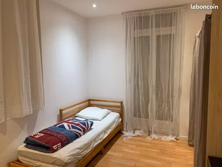 studio meublé 17 m² - lyon 7 gerland - métro (d) tramway (t1) bus (34/br60) - proche ens /