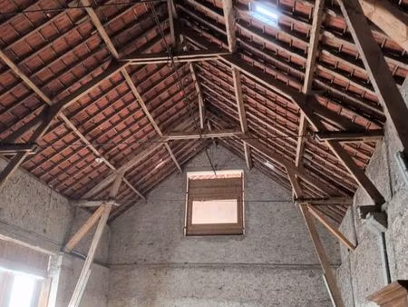 moutier malcard très grange  grand volume et grande hauteur