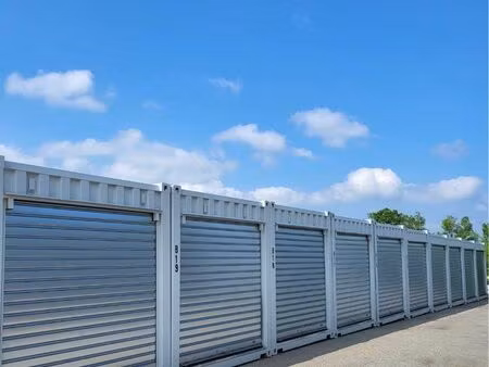 box de stockage sécurisé à louer – 4 à 12 m² – vacquiers