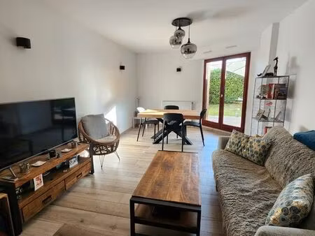 appartement t2 rénové avec jardin et garage