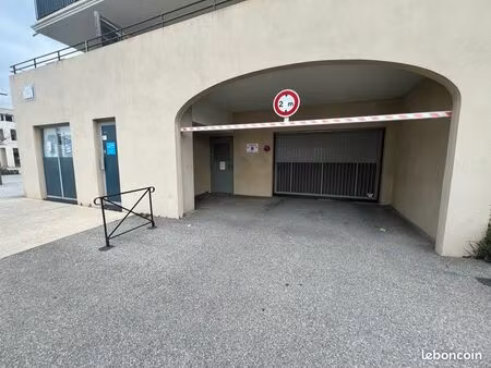 location place de parking