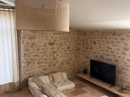 maison en pierre meublée 60 m² – jardin – oppède – bail mobilité