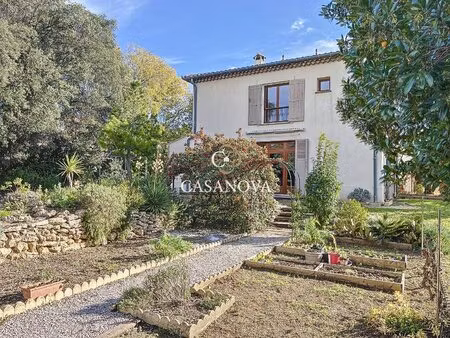 maison de 230 m² sur joli jardin de 1700m²