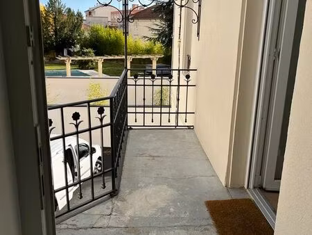 appartement t3 avec place de parking sécurisée