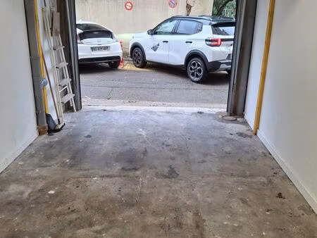 location de box de 15m2 idéal pour les pros