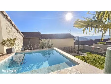 maison 9 pièces 203 m²