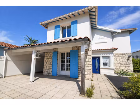 royan quartier du parc villa royannaise 1914 ? 117 m² habitables  jardin clos